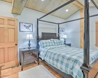 Cozy Sequim Condo: Olympic Discovery Trail Access! - Sequim - Bedroom