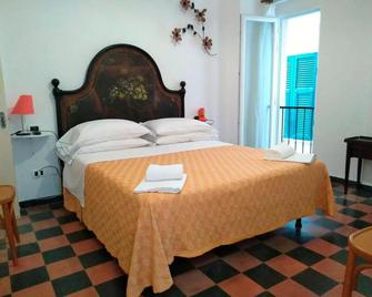 Hotel Gianni Franzi - Vernazza - Camera da letto