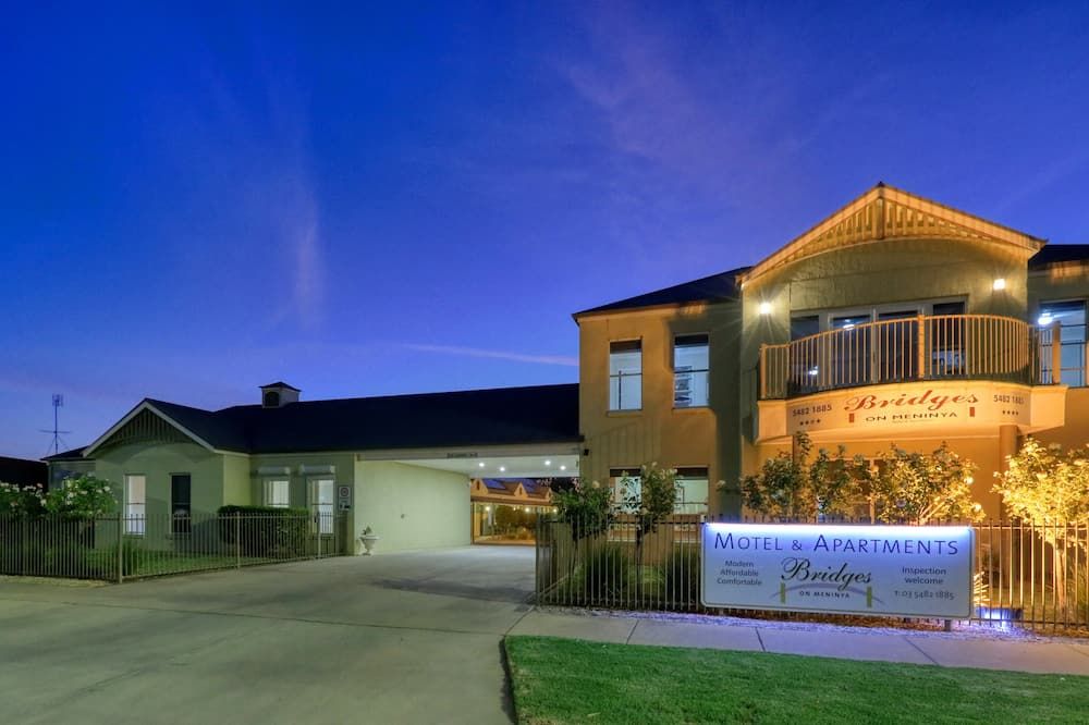 Bridges on Meninya Motel & Apartments