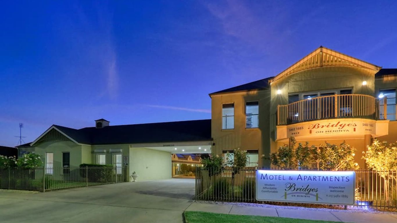 Bridges on Meninya Motel & Apartments