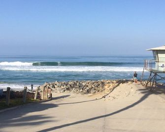 Cool Urban Beach Pad~Steps to Surf~Ocean View from Patio - Oceanside - Beach