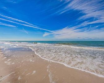 Tropical Indian Rocks Beach suite B - Indian Rocks Beach - Beach