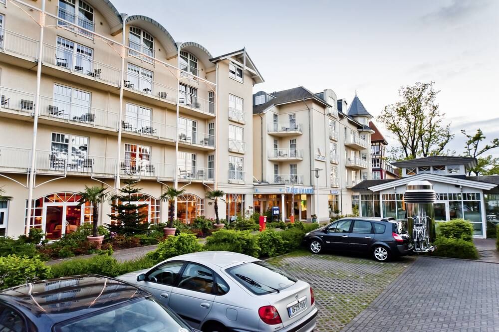 Hotel Aquamarin - Kuehlungsborn - בניין