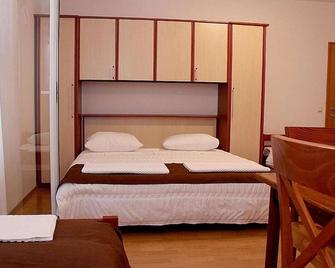 Apartmani Krka Rooms - Lozovac - Schlafzimmer