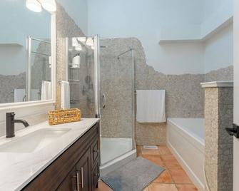 Riverside Cottage, 4 Br Luxury Retreat - Halton Hills