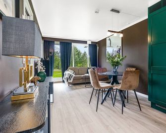 Leilighet Beitostølen sentrum, terrasse og innendørs parkering - Beitostølen - Salle à manger