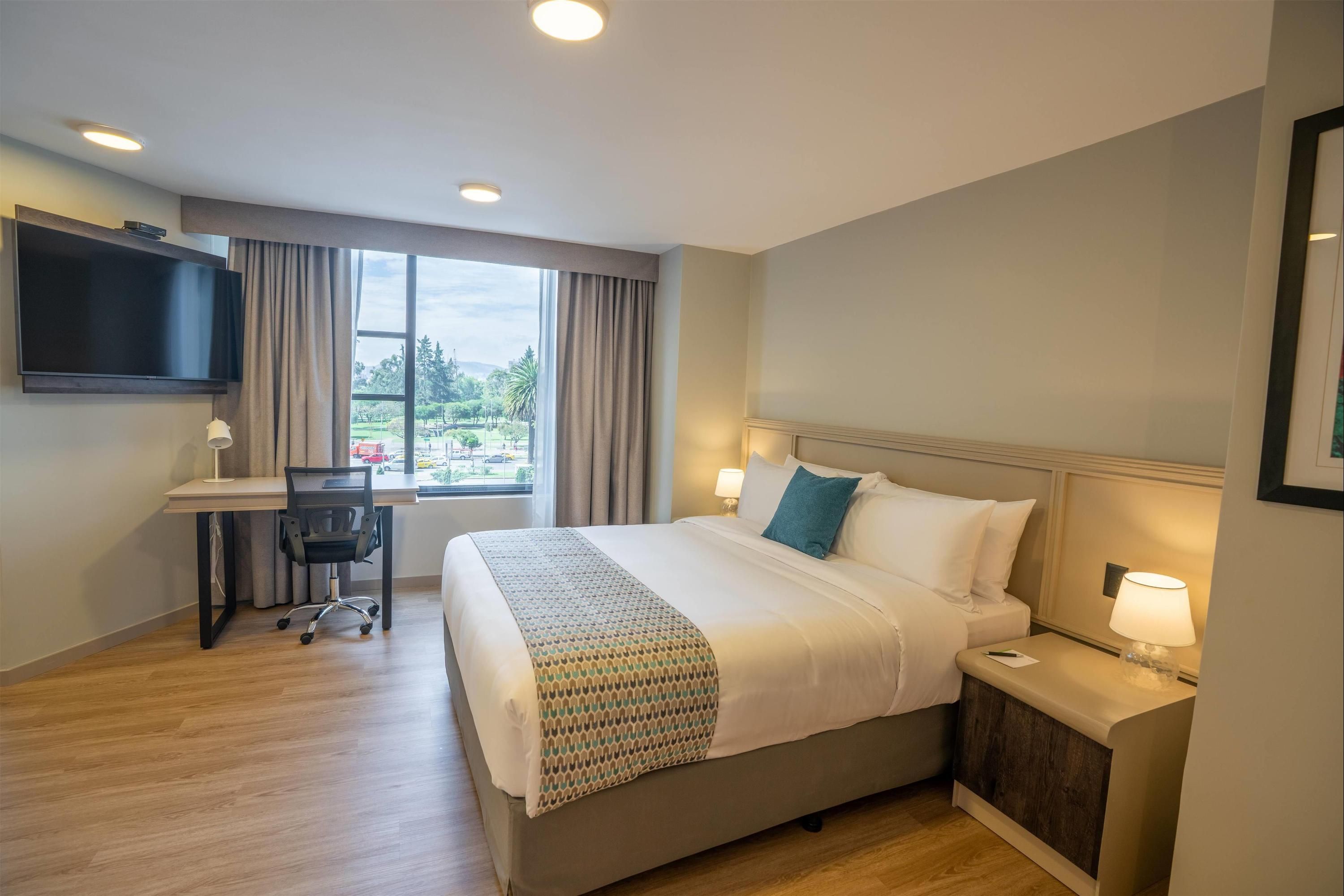 لا كينتا باي ويندام كويتو - كويتو - غرفة نوم