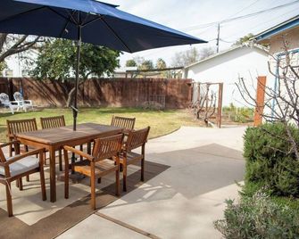 Historic, Family-Friendly Home in Downto - Bakersfield - Patio