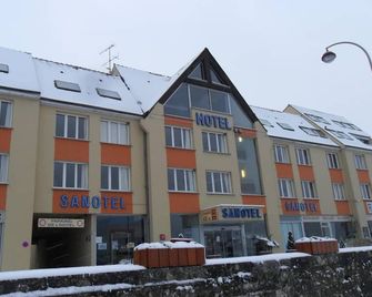 Brit Hotel Confort Gien - Gien - Building