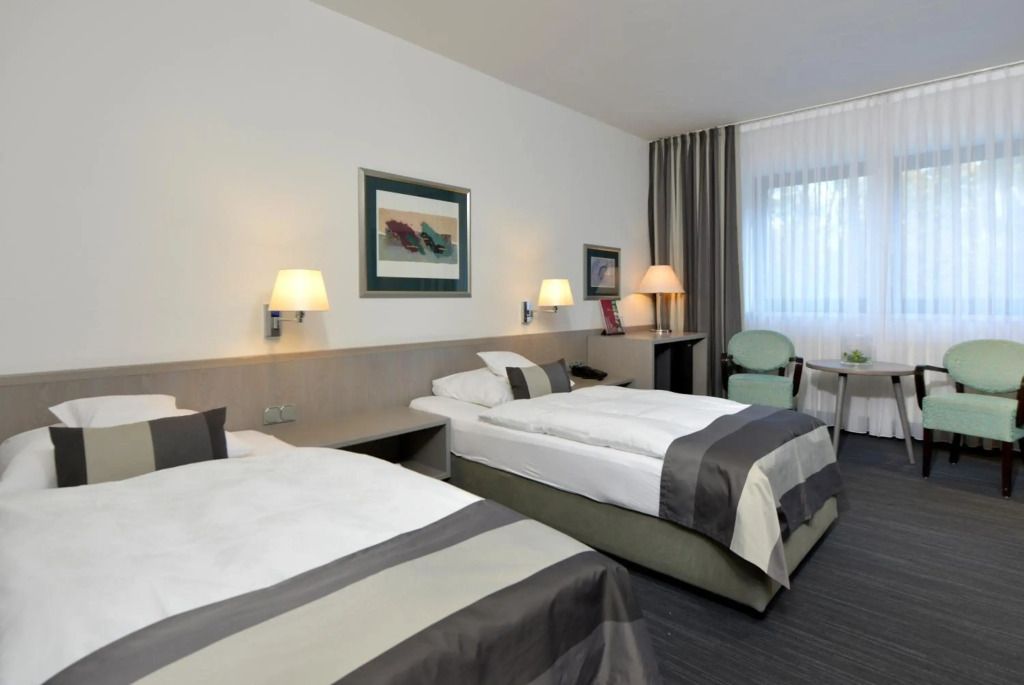 Hotel Spiegel - كولونيا - غرفة نوم