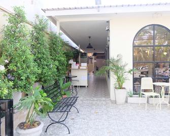Grandparent's Home - Ayutthaya - Patio
