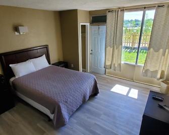 Travel Inn Fort Pierce - Fort Pierce - Bedroom