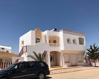 Luxury apartmentAghir - Aghīr - Building