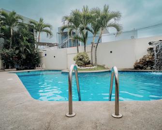 Hotel Mar Azul - Manta - Pool