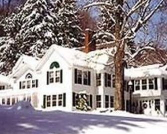 West Mountain Inn - Arlington - Building