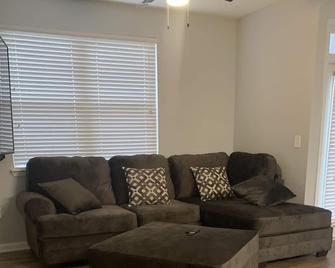 Atlantic Station in Midtown - Atlanta - Living room