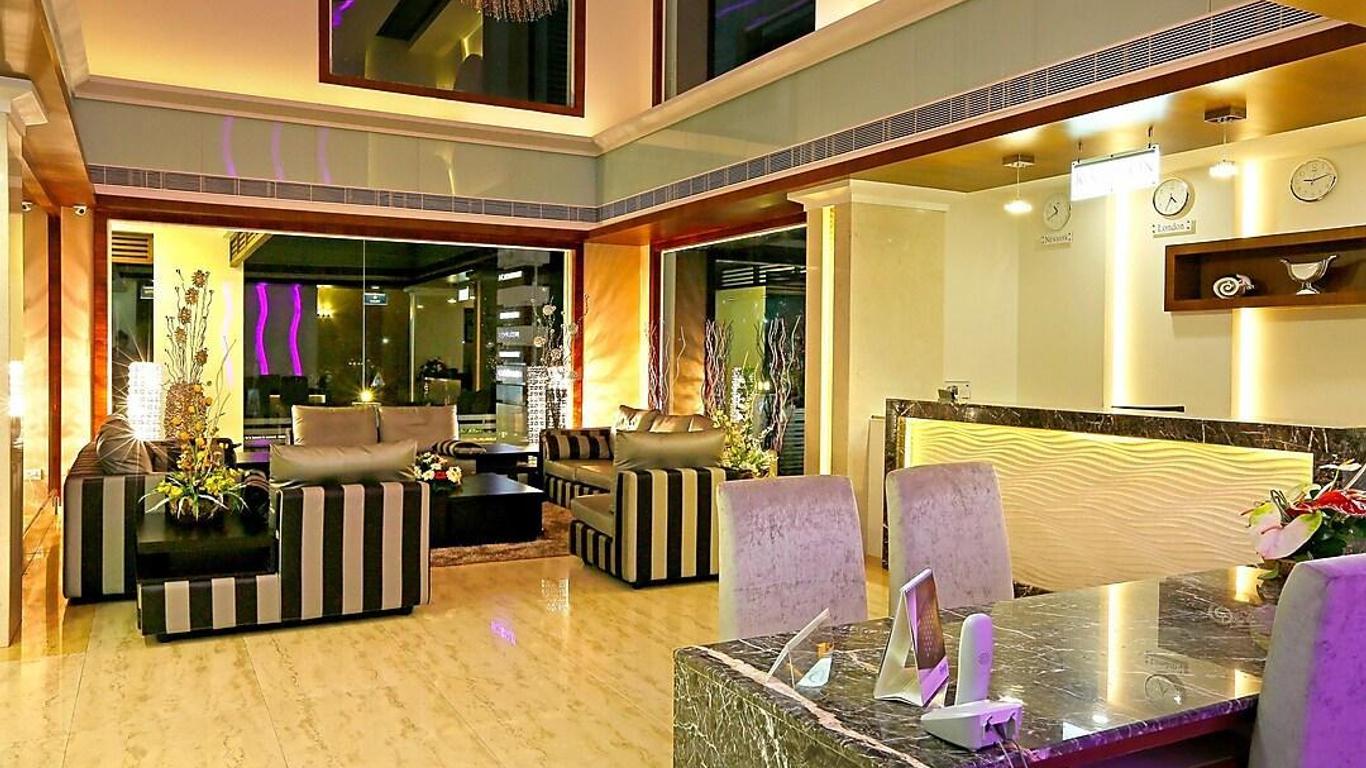 Hotel Moonlit Regency