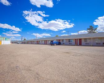 Holiday Motel, Lordsburg By OYO - Lordsburg - Будівля