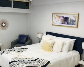 Isla Verde Beachfront Retreat with parking - Carolina