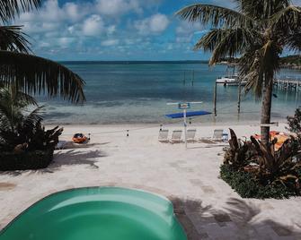 Guana Beach Inn - Great Guana Cay - Strand