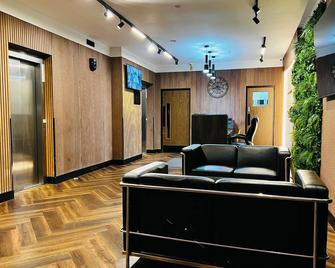 Superior-Double or Twin-Ensuite with shower - Ілфорд