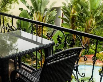 Nomad's Court Lodge - Lusaka - Balcony