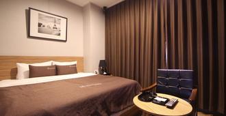 Hotel The May - Busan - Slaapkamer