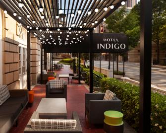 Hotel Indigo Atlanta Midtown By IHG - אטלנטה - פטיו