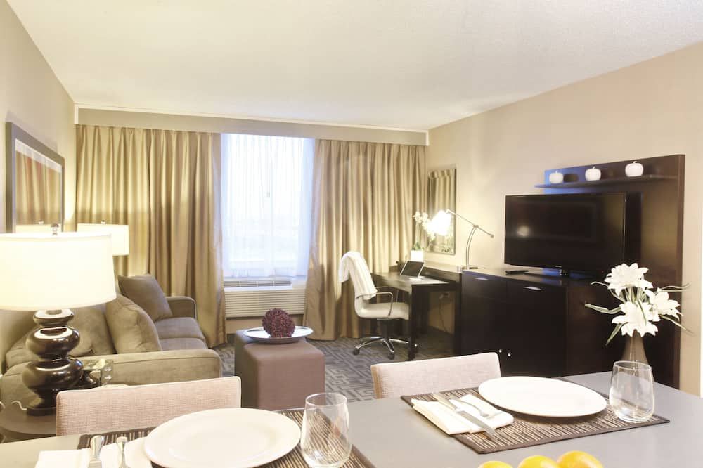 Pomeroy Hotel & Conference Centre - גרנד פריירי - סלון