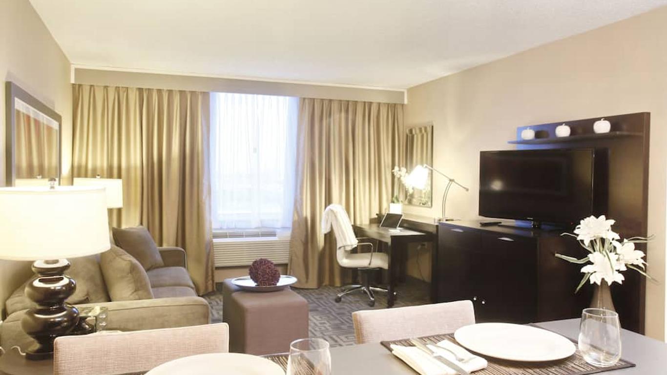Pomeroy Hotel & Conference Centre