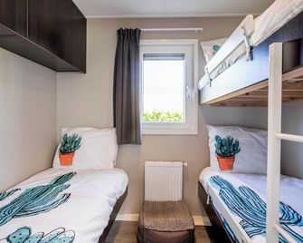 Cozy Chalet With Dishwasher In Noordwijk, Near The Sea - Noordwijk - Slaapkamer