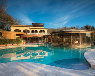 Elegant Tuscan Retreat in Sorano - Sorano - Pool