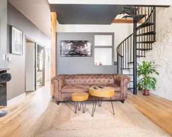 L'échoppe Bergeracoise, Salle de jeux, Climatisation et terrasse - Bergerac - Living room