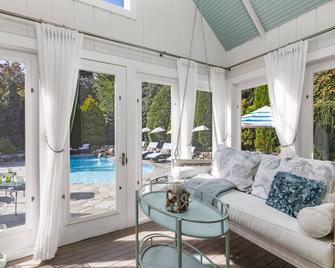 Glamorous Cabana - Newburyport - Wohnzimmer