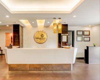 Lemon Tree Hotel, Ahmedabad - Ahmedabad - Front desk