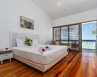 Beachcomber Island Resort - Mana Island - Bedroom