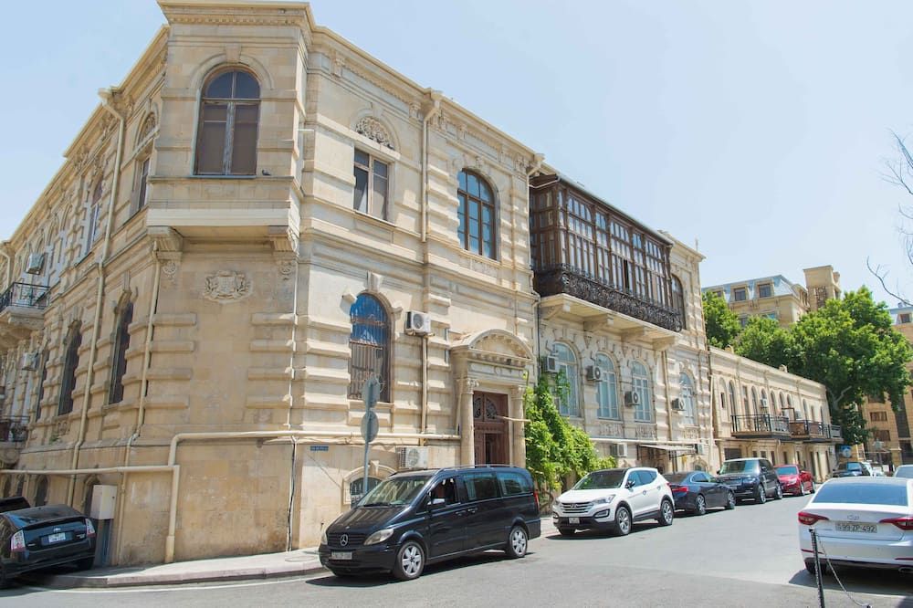 Stay Inn Lovely City Center apartment - Bakoe - Gebouw