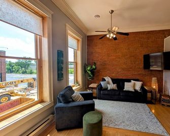 Beautiful Down Town Flat - Waverly - Sala de estar