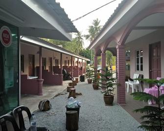 Kampung Guest House - Langkawi - Patio