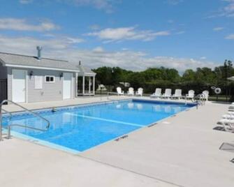 Cottage #2 - 3 bedroom/1 bath - Cape Vincent - Piscina