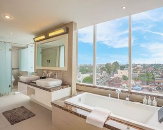 Swiss-Belhotel Jambi - Jambi - Badkamer