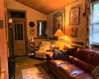 Rancho Deluxe, For The Spirit Of The West In All Of Us! 1 Of 3 Casitas - Morristown - Living room