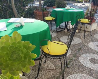 B&B Scogli Bianchi - Noto - Restaurant