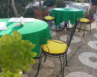 B&B Scogli Bianchi - Noto - Restaurant