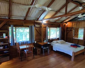 Casa Pitayha · For Nature Lovers And Surfers · Walking Distance To Beach & Town - Marbella - Habitación