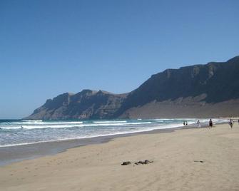 Cozy And Spacious Apartment 200 M From The Beach - Teguise - Beach