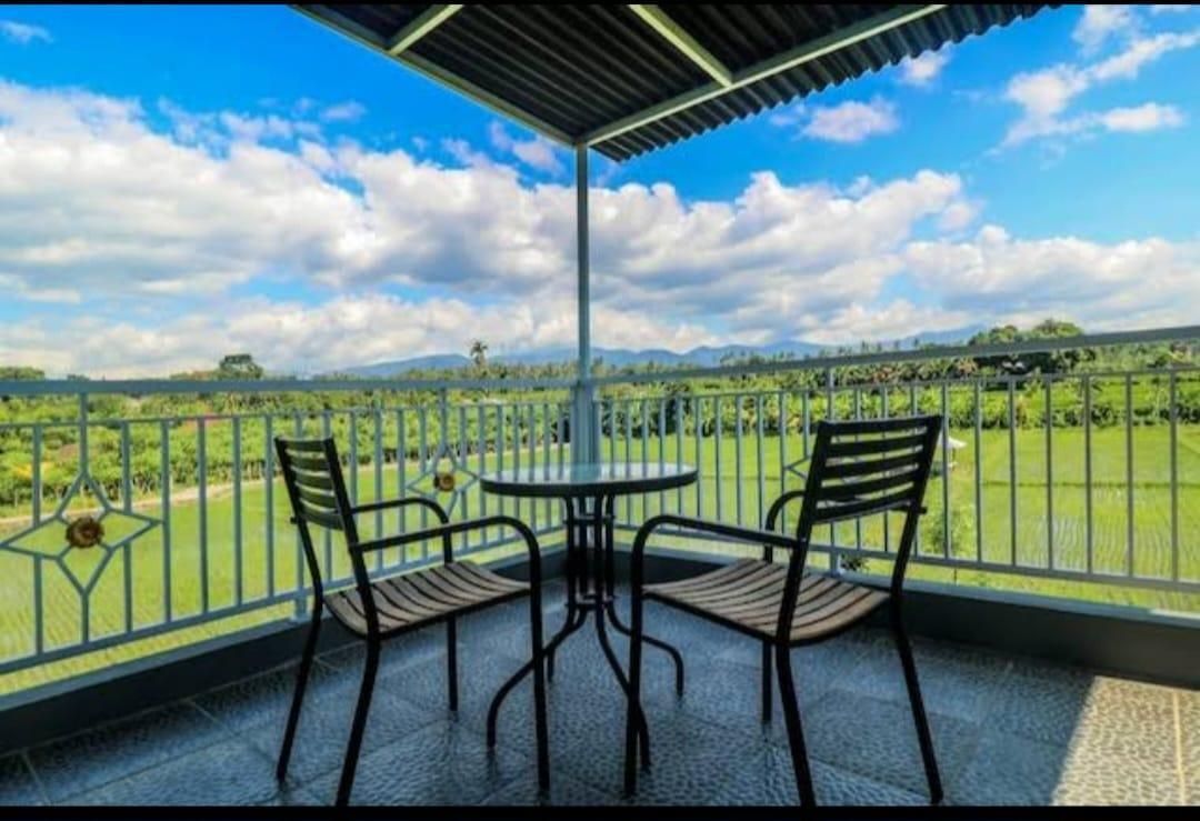 أو واي أو 1051 دي لوران هوتل - Banjar - شرفة