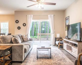 The Longleaf at Ducks Landing - Aberdeen - Living room