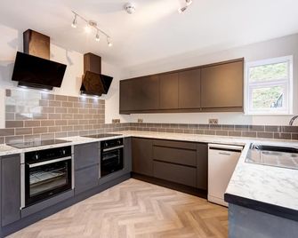 Bondgate Hotel East Midlands Airport - Castle Donington - Kitchen