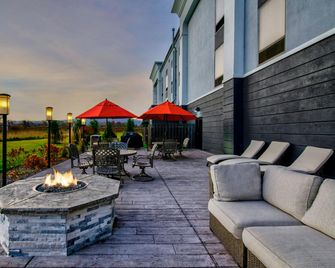 Hampton Inn Cortland - Cortland - Patio
